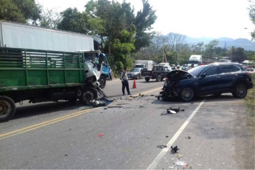 21 de Abril - Comayagua<br/><br/>Tres personas heridas y dos ilesas fue el resultado de un accidente de tránsito en la carretera CA-5, a la altura del municipio de Taulabe, en el departamento de Comayagua, zona central de Honduras.