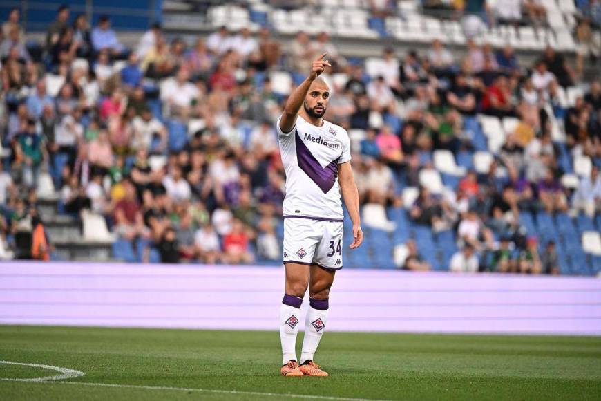 El CEO de la Fiorentina sobre Amrabat ante el interés de algunos grandes europeos: “Sofyan no está entrenando con el equipo, pero todavía no hemos recibido ninguna oferta este verano. Si algún jugador no está contento, podríamos considerar alguna oferta”.