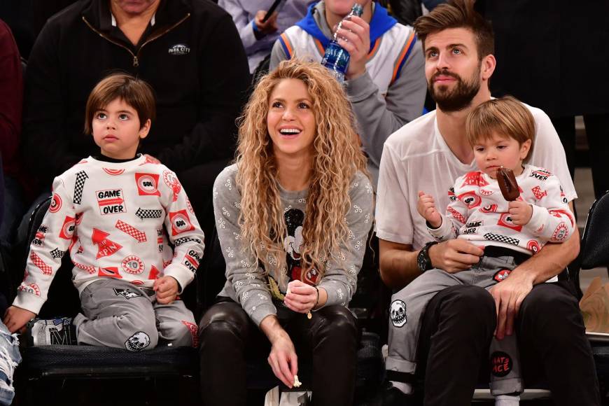 Tras estas palabras de la hermana de Shakira, el programa ‘Sábado Deluxe’ por medio de la periodista Laura Fa ha dejado develado que la cantante habría viajado en compañía de Gerard Piqué y sus dos hijos por un tema deportivo de uno de los pequeños.
