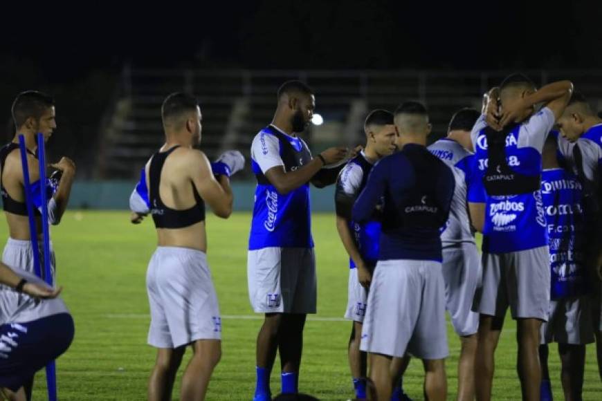 El seleccionador Fabián Coito tiene a disposición a 31 jugadores para los dos últimos partidos del 2019 ya que a última hora fue dado de baja por lesión el defensor central Henry Figueroa de la Liga Deportiva Alajuelense de Costa Rica.