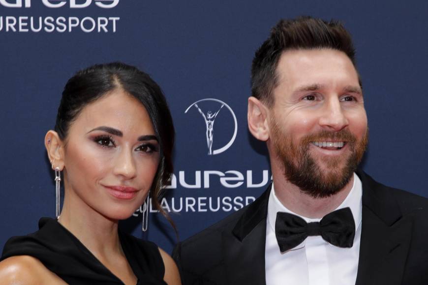 Leo Messi y su mujer, Antonela Roccuzzo, llegaron a los premios Laureus en medio de una enorme expectación. 