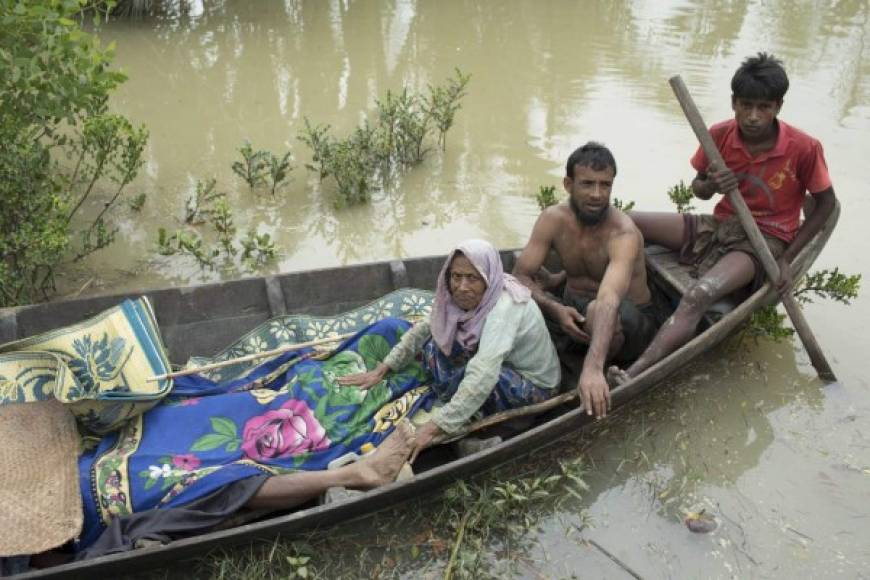 BANGLADESH. Sigue el éxodo de rohinyás birmanos. Más de la mitad de los 379,000 refugiados rohinyás llegados a Bangladesh por la nueva ola de violencia en Rakáin, son menores de edad.