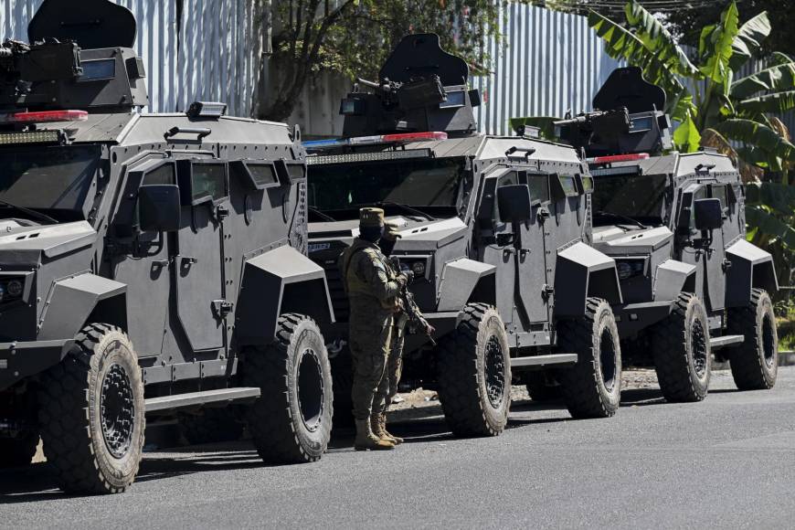 Unos 10,000 miembros de la Fuerza Armada y de la Policía Nacional Civil (PNC) fueron desplegados en el municipio populoso de Soyapango para “extraer” a pandilleros que aún no han sido capturados y continuar la “guerra contra las pandillas”.