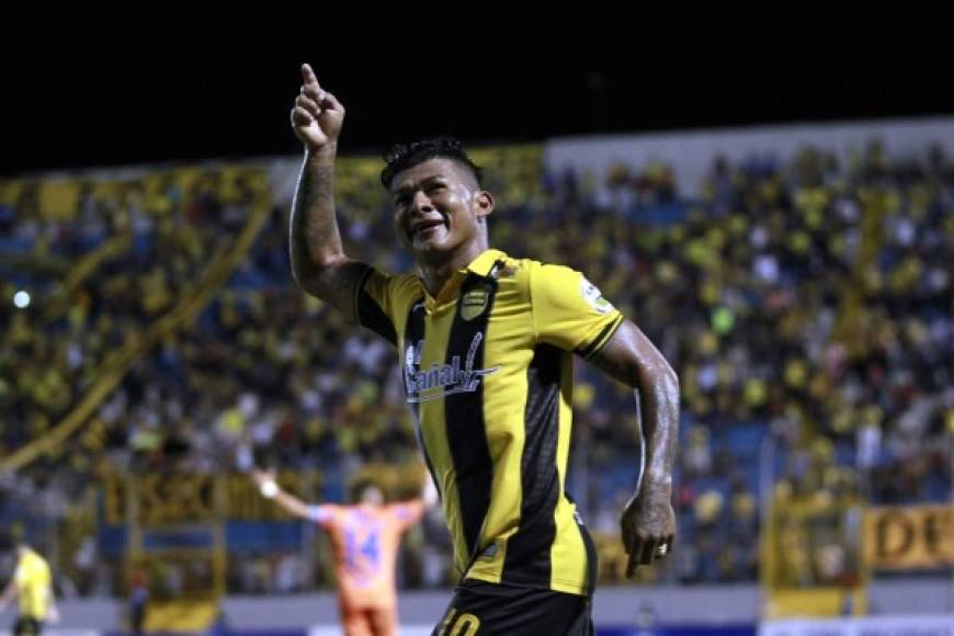 Iván 'Chino' López celebrando su gol contra el Parrillas One. Foto Yoseph Amaya