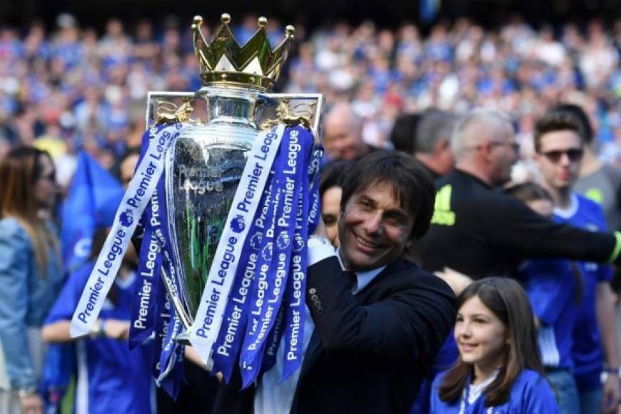 El Chelsea hizo oficial la destitución del entrenador italiano Antonio Conte. Salvo sorpresa mayúscula, su sustituto será Maurizio Sarri, ex técnico del Napoli.