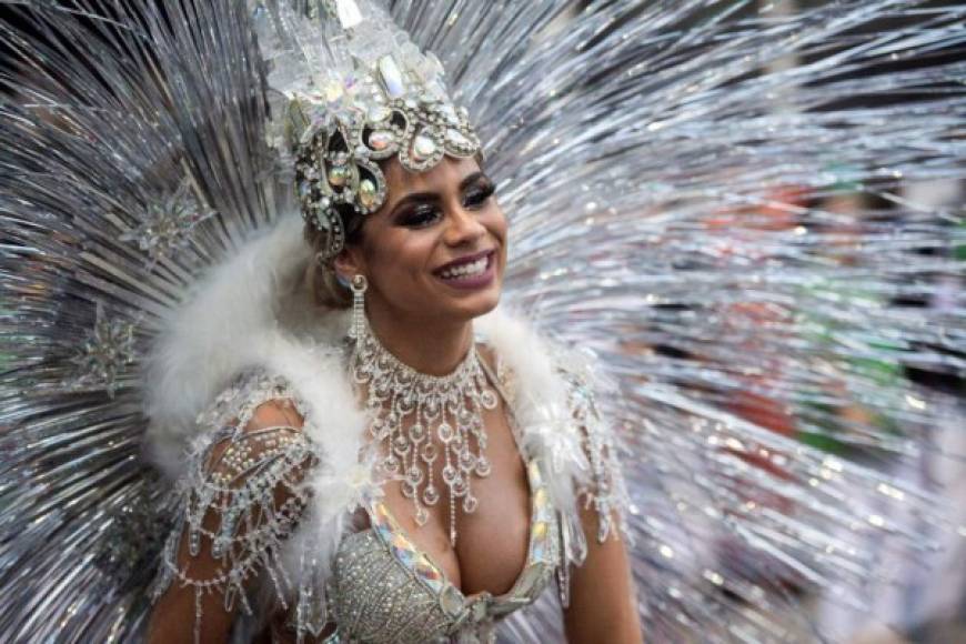 Brasil recibe a millones de turistas durante la temporada de carnaval que viajan a ese país para participar de una de las fiestas más emblemáticas del mundo.