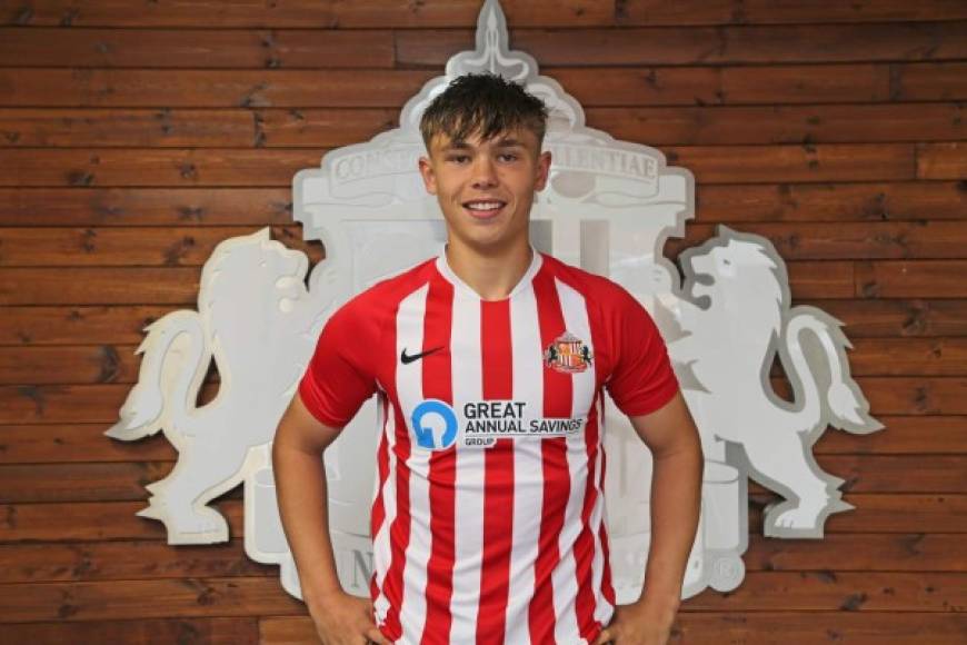 El Sunderland obtiene la cesión del central inglés Callum Doyle, llega procedente del Manchester City. Foto Twitter Sunderland.