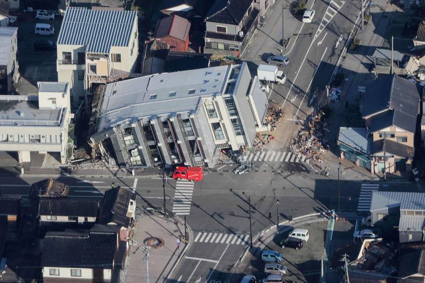El <b>terremoto</b> se sintió en Tokio, a 300 km de distancia, donde fue cancelado un evento de Año Nuevo con la presencia del emperador Naruhito y su familia.