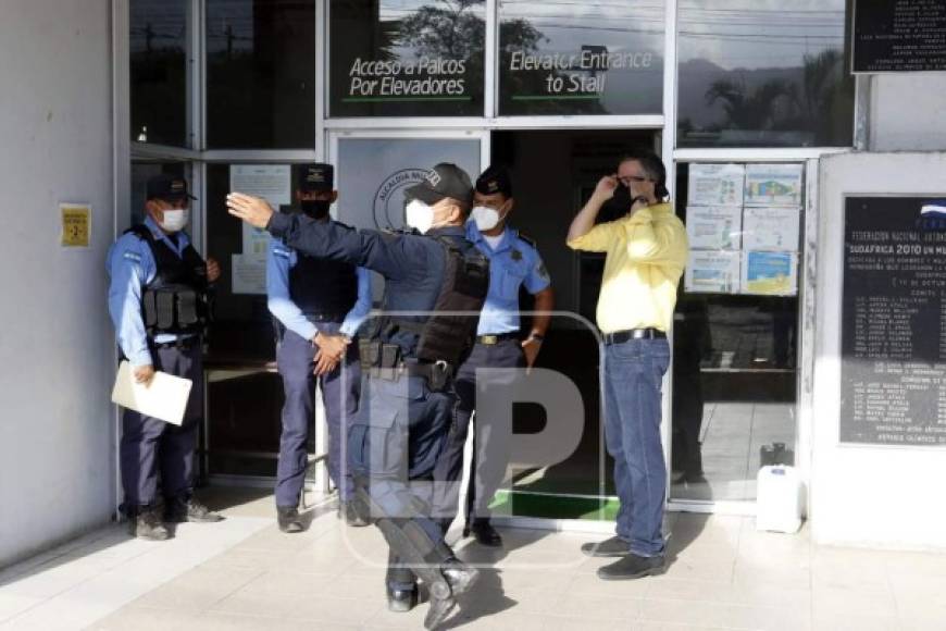 El desacierto lo protagonizó la directiva del Real España en la previa del partido ya que habían anunciado un permiso para el pilotaje de ingreso de mil aficionados al estadio Olímpico para dicho compromiso ante Motagua.