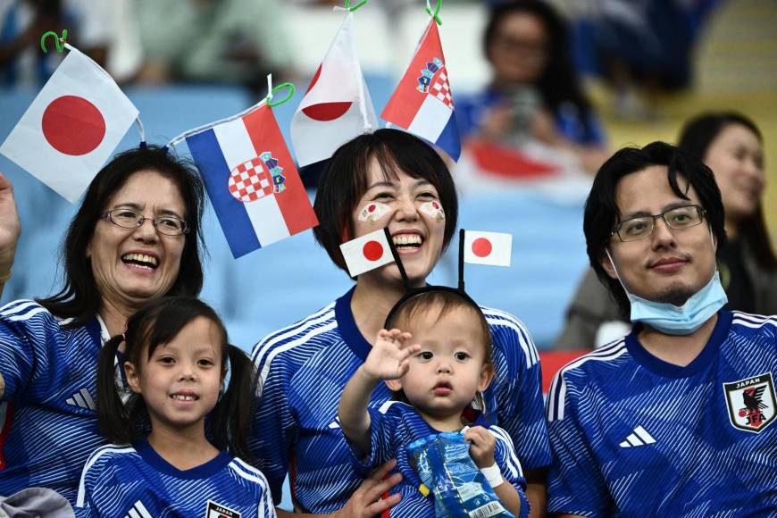 Y familias completas estuvieron disfrutando en las graderías del Estadio Al Janoub.