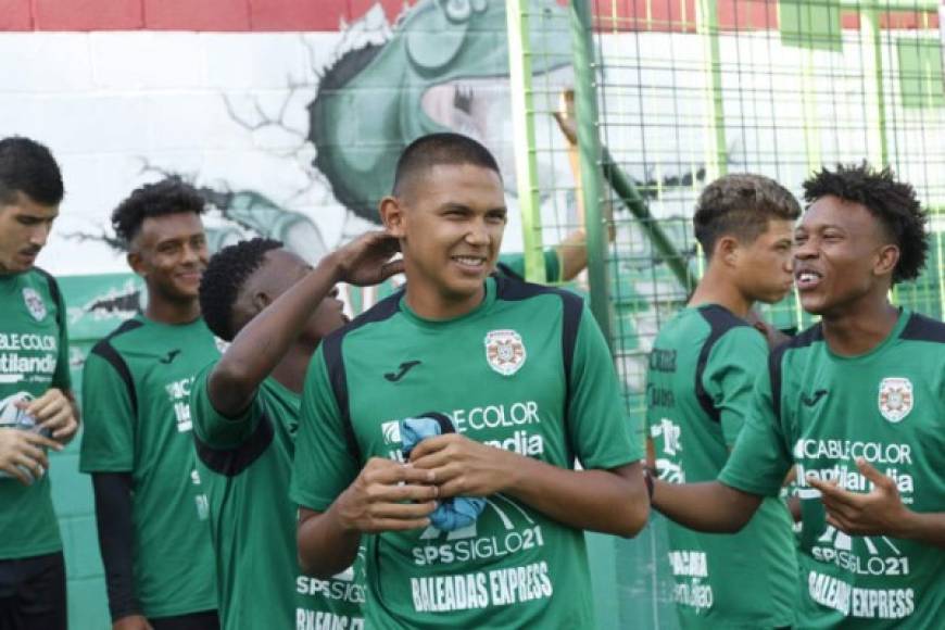 El Marathón anunció que renovaron a diez futbolistas jovénes por lo que son la esperanza en el equipo para la próxima campaña.<br/>