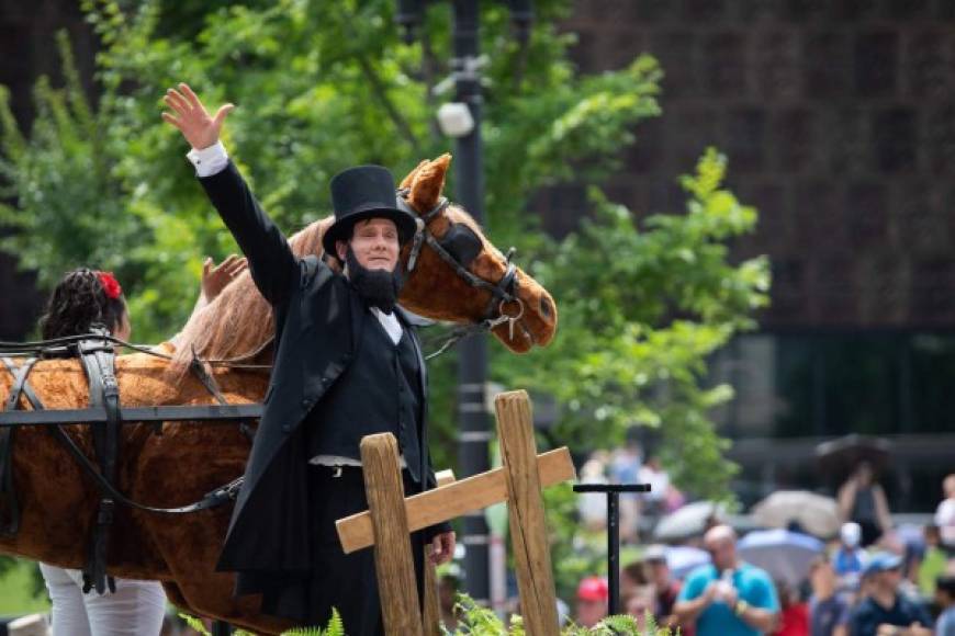 El tradicional evento contará este jueves con un inusitado protagonista, Donald Trump. El mandatario se dirigirá a la nación desde las escalinatas del monumento a Abraham Lincoln, pese a las críticas de los que lo acusan de apropiarse de un evento hasta ahora apolítico.