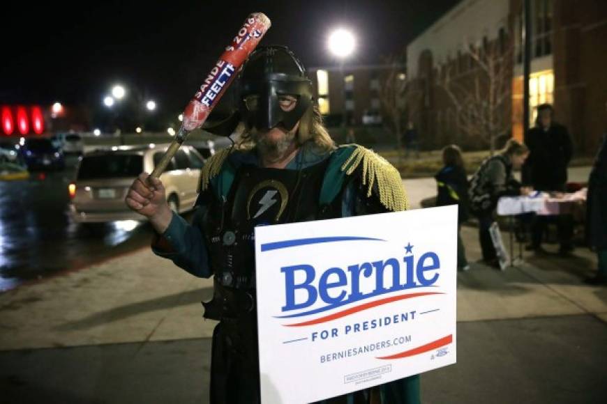 Un soldado de Bernie. Los seguidores del precandidato demócrata Bernie Sanders dejan volar su creatividad para apoyar al senador socialista.