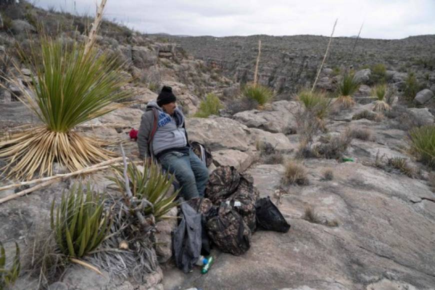 Se trata de un guatemalteco que integraba un grupo de indocumentados que cruzó ilegalmente el Río Grande, que separa a México de Estados Unidos.