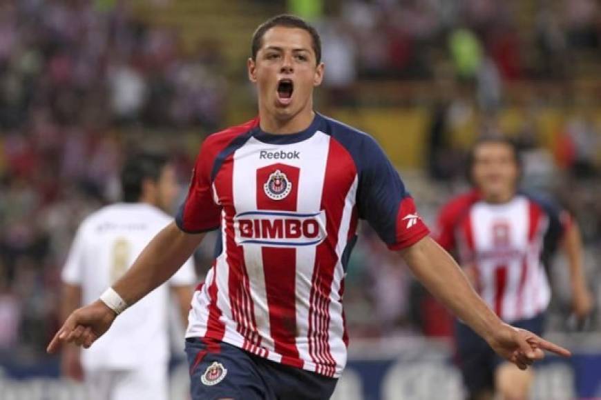 Anotó el primer gol del Omnilife. Fue el 30 de julio de 2010 y Hernández jugó sus últimos 45 minutos con las Chivas antes de marcharse al Manchester United.