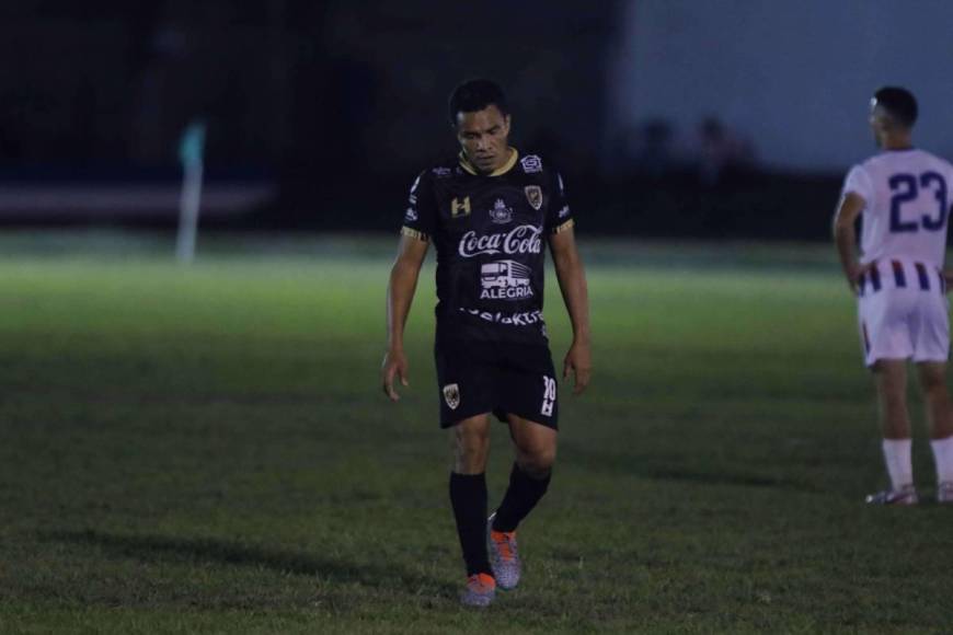 En 2022, jugó para el San Juan en el Ascenso, pero tuvo inconvenientes con el entrenador y salió del equipo con poca actividad futbolística.