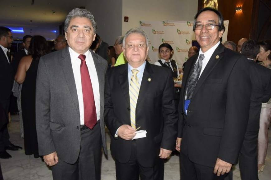 Omar Hurtado, Carlos Bueso y Víctor Rodríguez.