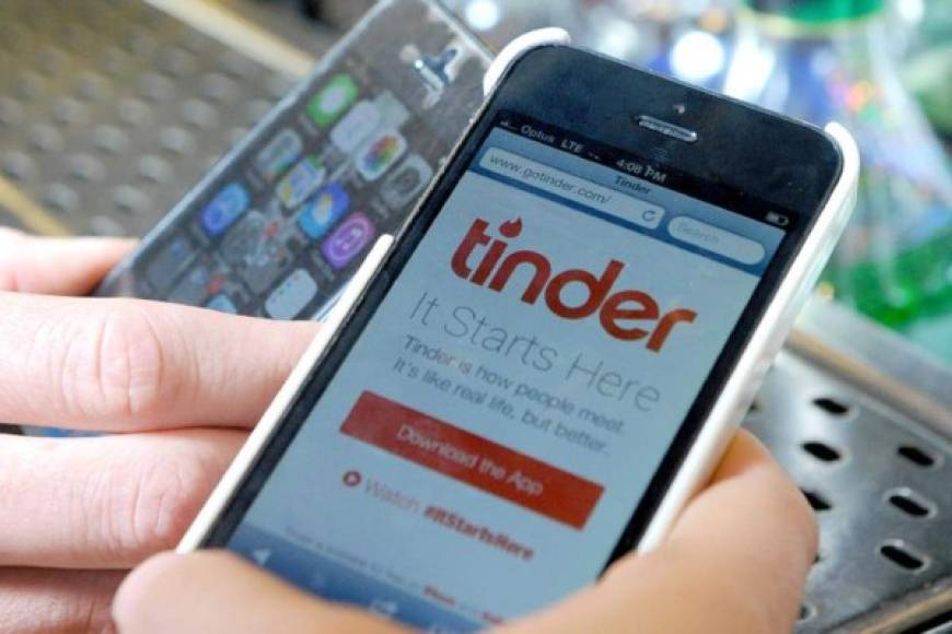 Tinder cuenta con unos 50 millones de usuarios alrededor del mundo y es la aplicación más utilizada para conocer gente nueva sin embargo una de sus últimas actuzalizaciones utiliza mayor cantidad de datos que sus versiones anteriores.