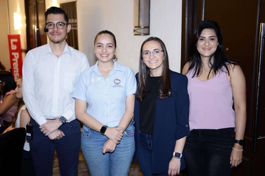 Roberto Agüero, Blanca Mejía, Nathalie Chahin y Patricia Burgos