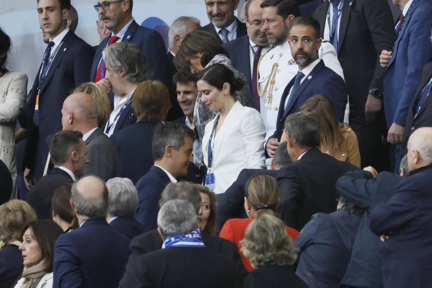 La presidenta de la Comunidad de Madrid, Isabel Díaz Ayuso, también acudió al estadio de Francia en Saint-Denis.