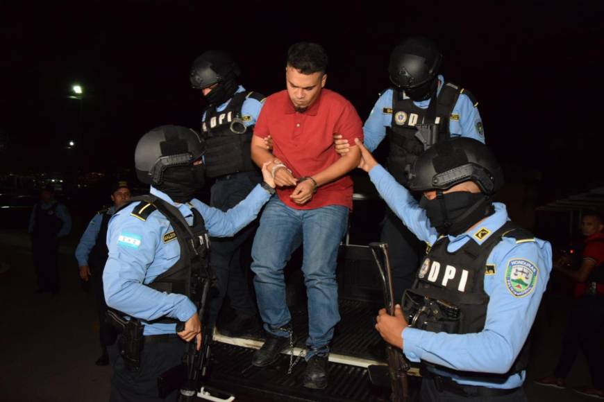 Almendares tenía una orden de captura por la muerte violenta de Said Lobo Bonilla, hijo del expresidente hondureño, y sus tres amigos, y asociación para delinquir, señaló.