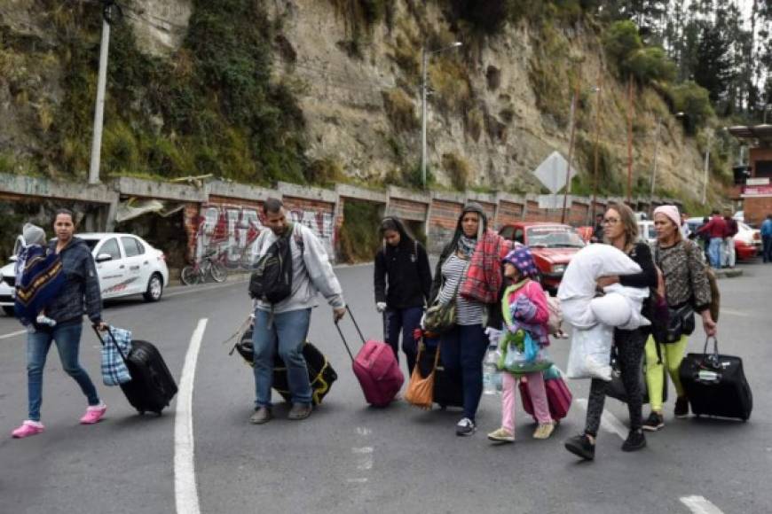 Colombia teme que los miles de venezolanos que transitan por sus fronteras cada día queden represados en el paso con Ecuador.