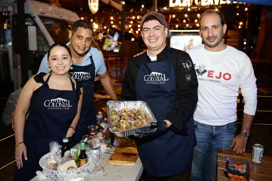 Karla Aguirre, Alberto Rivera, Chef Marlon Vásquez y Daniel Calderón