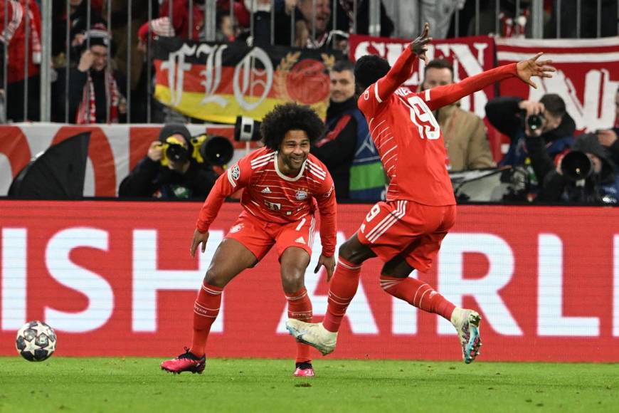 La celebración de Serge Gnabry tras su gol para el 2-0 del Bayern Múnich contra el PSG.