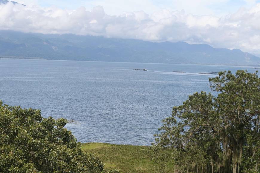 El Lago de Yojoa es uno de los lugares que más visitan los hondureños en temporada de feriados, como esta Semana Morazánica.