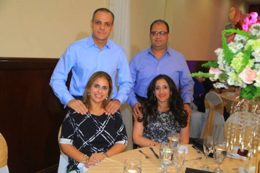 José Boadla y Basem Misleh con Soad Boadla y Nancy Misleh.