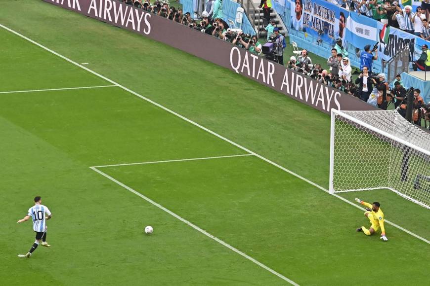 Así lanzó Messi su penal para marcar el primer gol de Argentina en el partido ante Arabia Saudita.