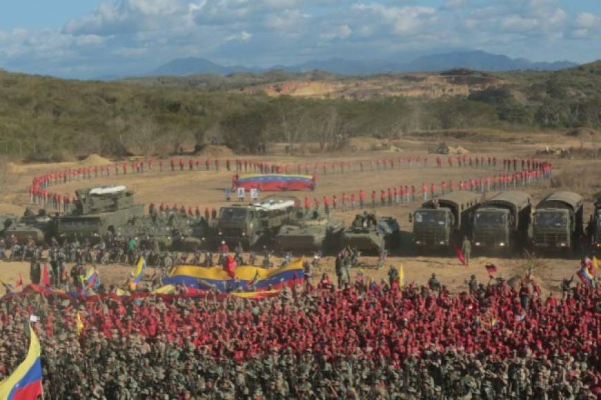 Maduro anunció que aprobará las inversiones que sean necesarias para que Venezuela 'tenga todo su sistema de defensa antiaérea y antimisilística'.