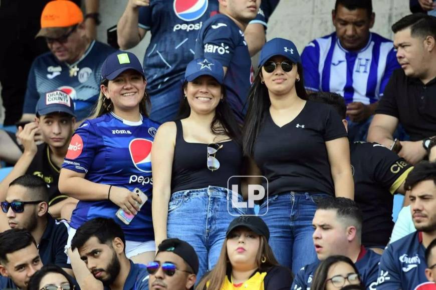 Aficionadas del Motagua celebraron la Copa 18.