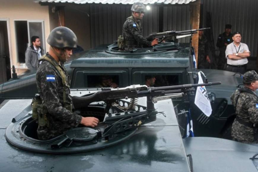 Las Fuerzas Armadas de Honduras comenzaron este lunes a distribuir el material electoral para los comicios que se celebrarán el próximo domingo, en las que el actual gobernante, Juan Orlado Hernández, buscará la reelección en medio de reclamos opositores.