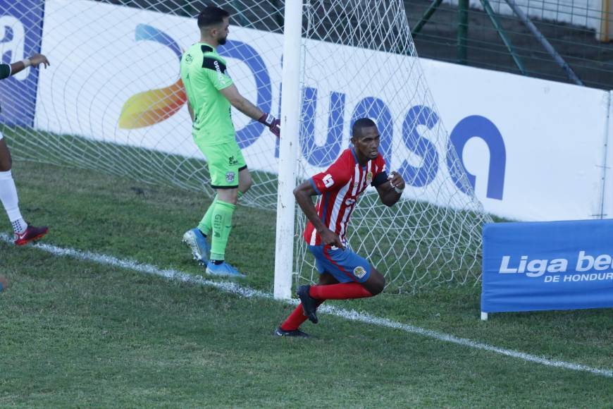 El Olimpia le pasó por encima en la segunda mitad al Marathón. Jerry Bengtson al minuto 60 puso el segundo de los albos.