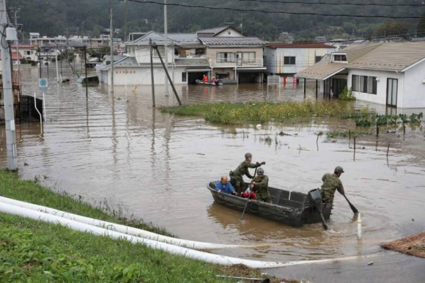 Hagibis, el decimonoveno tifón de la temporada en el Pacífico, dejó lluvias récord el fin de semana en algunas regiones debido a que su fuerza y extensión dispersaron intensas precipitaciones en una amplia zona durante horas.
