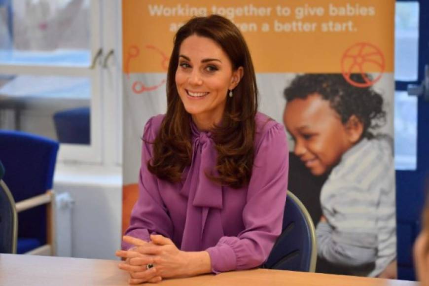 La duquesa participó en la sesión de 'Together Time' del Centro para Niños Henry Fawcett, donde los padres acompañan a sus hijos mientras aprender de profesionales del cuidado infantil.<br/><br/>
