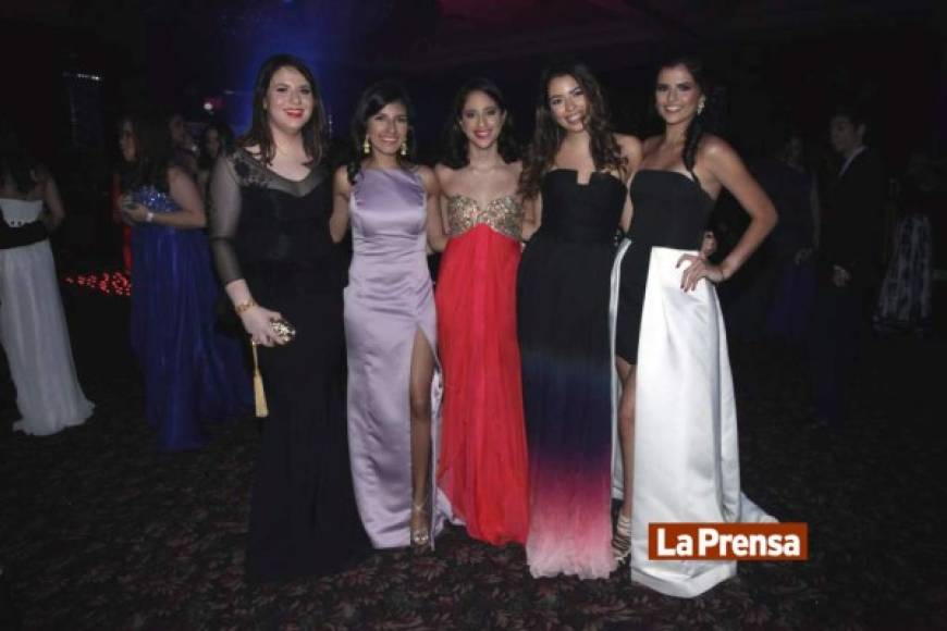 Paula Goldstein, Valeria Bueso, Gabriela Ramos, Ana Elvir e Isabella Hepburn.