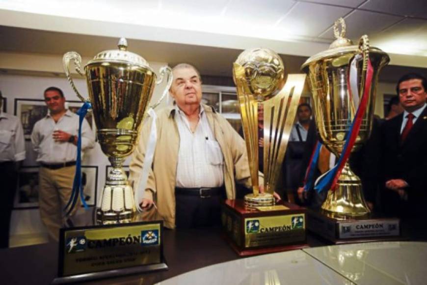 Desde la década de los años ochentas, Rafael Ferrari fue presidente del Club Deportivo Olimpia, logrando ganar 22 títulos de la Liga Nacional de Honduras y uno de la Concacaf.