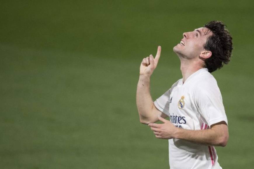 Álvaro Odriozola: El lateral derecho es uno de los futbolistas que dejaría al Real Madrid. Foto AFP.