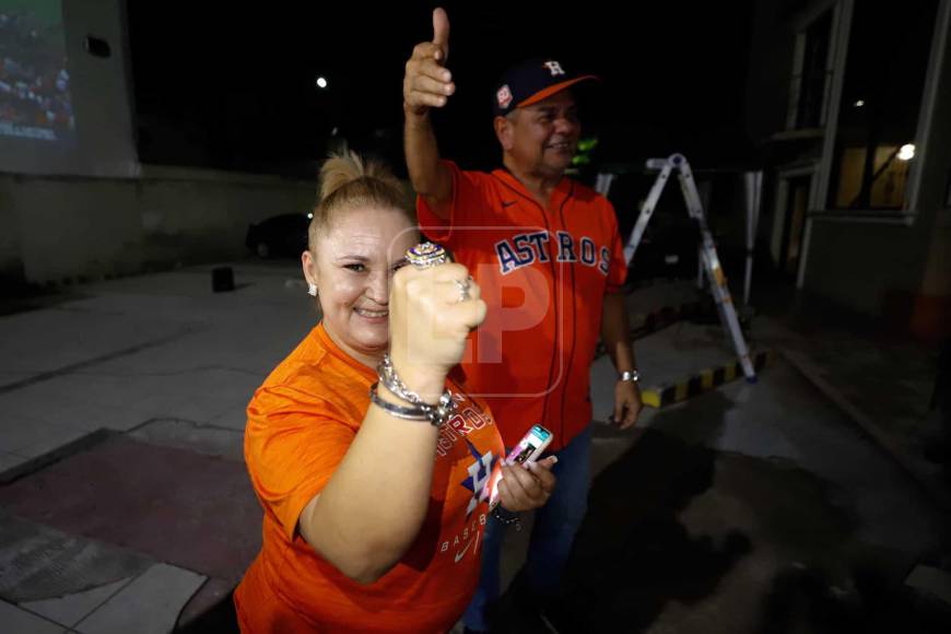 La familia de Mauricio Dubón reaccionó feliz tras el título de los Astros.