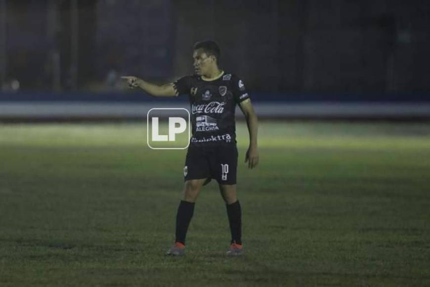 ‘Rambo‘ de León jugó casi una hora de partido en su debut con el San Juan.