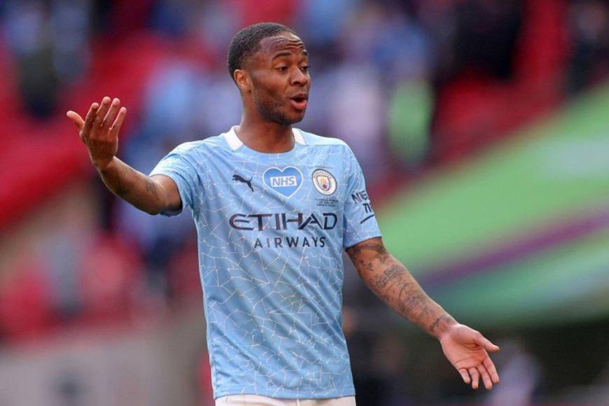 El Manchester City aceptó la oferta del Chelsea por Raheem Sterling. Los Blues pagarán por el extremo internacional inglés unos 64,8 millones de euros (53 en fijos y 11,8 en variables)..