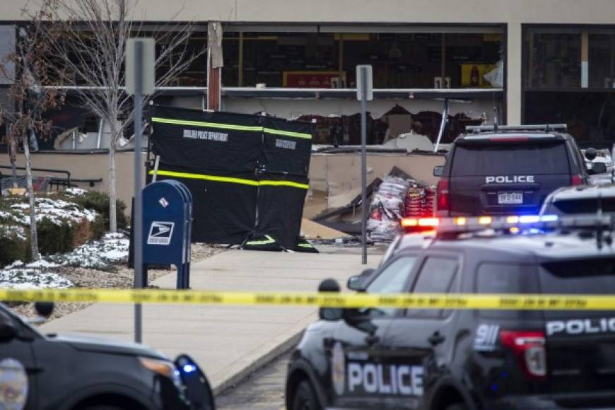 BOULDER, CO - MARCH 22: Police respond after a gunman opened fire at a King Sooper's grocery store on March 22, 2021 in Boulder, Colorado. Ten people, including a police officer, were killed in the attack. Chet Strange/Getty Images/AFP<br/><br/>== FOR NEWSPAPERS, INTERNET, TELCOS & TELEVISION USE ONLY ==<br/><br/>