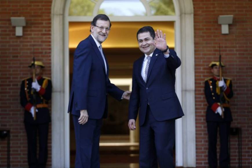 El presidente del Gobierno, Mariano Rajoy, ha recibido hoy, en el Palacio de La Moncloa, al presidente de Honduras, Juan Orlando Hernández Alvarado, con motivo de su visita oficial a España.
