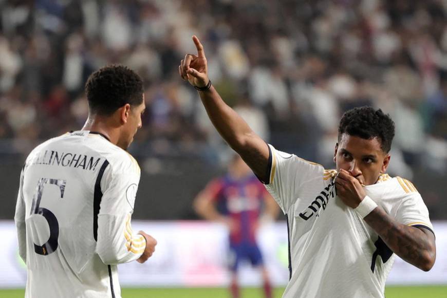 Rodrygo marcó el cuarto gol del Real Madrid y así lo festejó, besando el escudo del club.