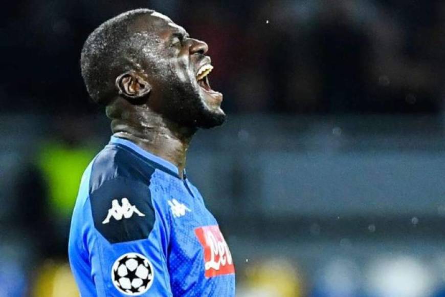 Según la Gazzetta dello Sport, Napoli habría rechazado una oferta de Manchester United por el defensor francés Kalidou Koulibaly de 30 millones de euros.