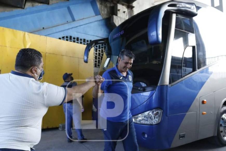 Diego Vázquez a su arribo al estadio Olímpico con el Motagua.