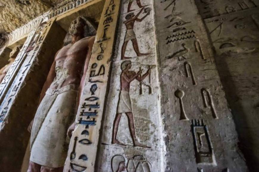 La tumba fue descubierta en el sitio de Saqqara, cerca de El Cairo, por una misión arqueológica egipcia.