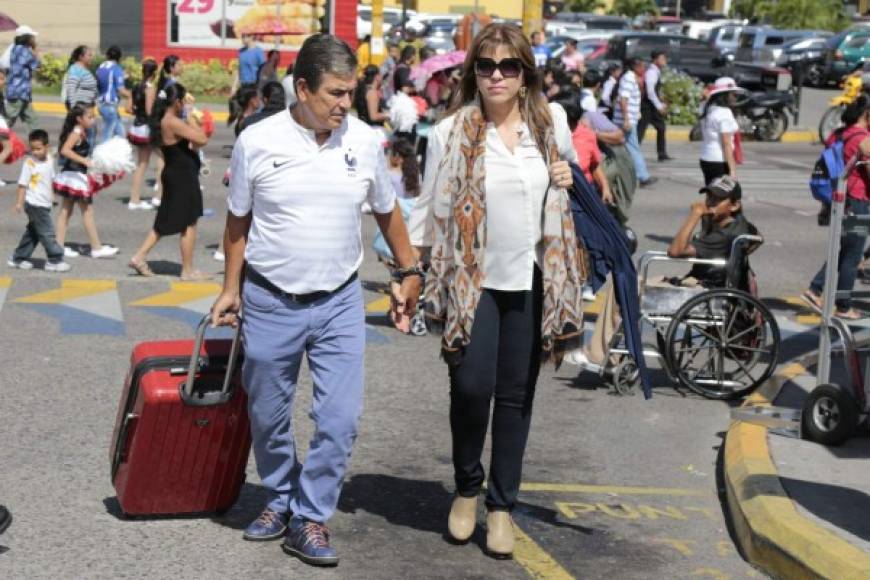 Claudia Uribe es la esposa del entrenador colombiano Jorge Luis Pinto, que dirige al combinado catracho.